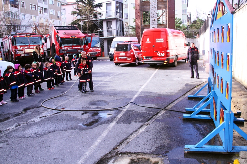 Afet Bilinci Erken Yaşta Olur ... - Haberler - İstanbul İtfaiyesi