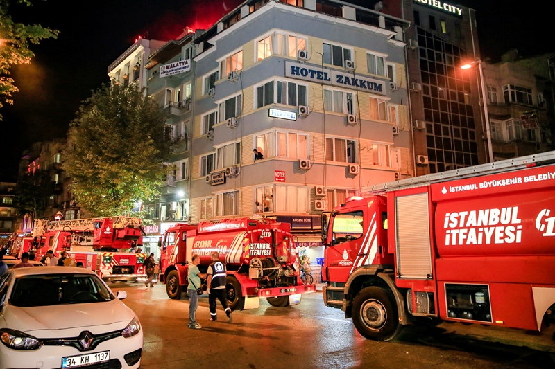 Fatihde baca yangını - Haberler - İstanbul İtfaiyesi Fatihde baca yangını - Haberler - İstanbul İtfaiyesi