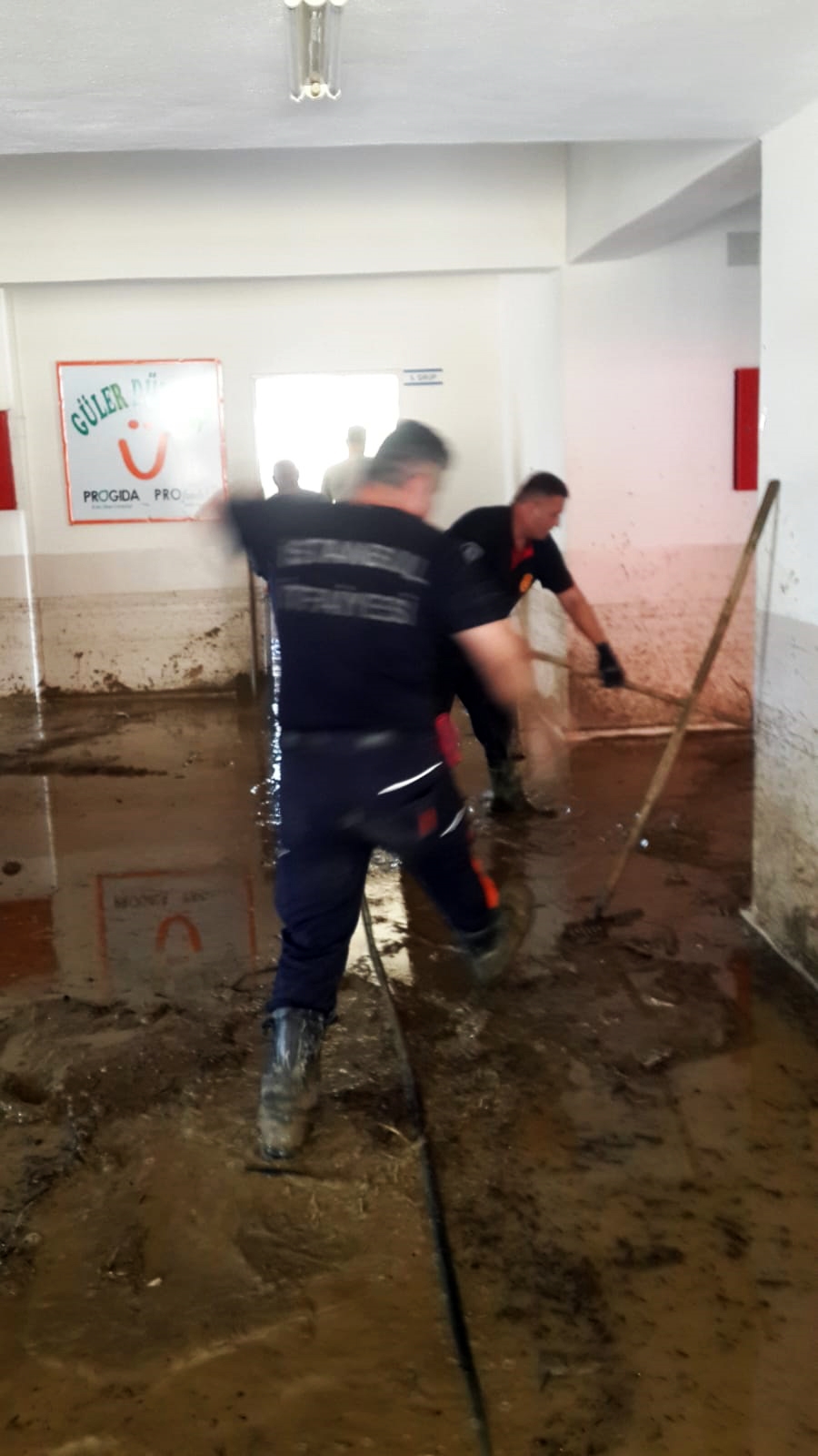 IMM wraps up wounds in Düzce - News - Istanbul Fire Department