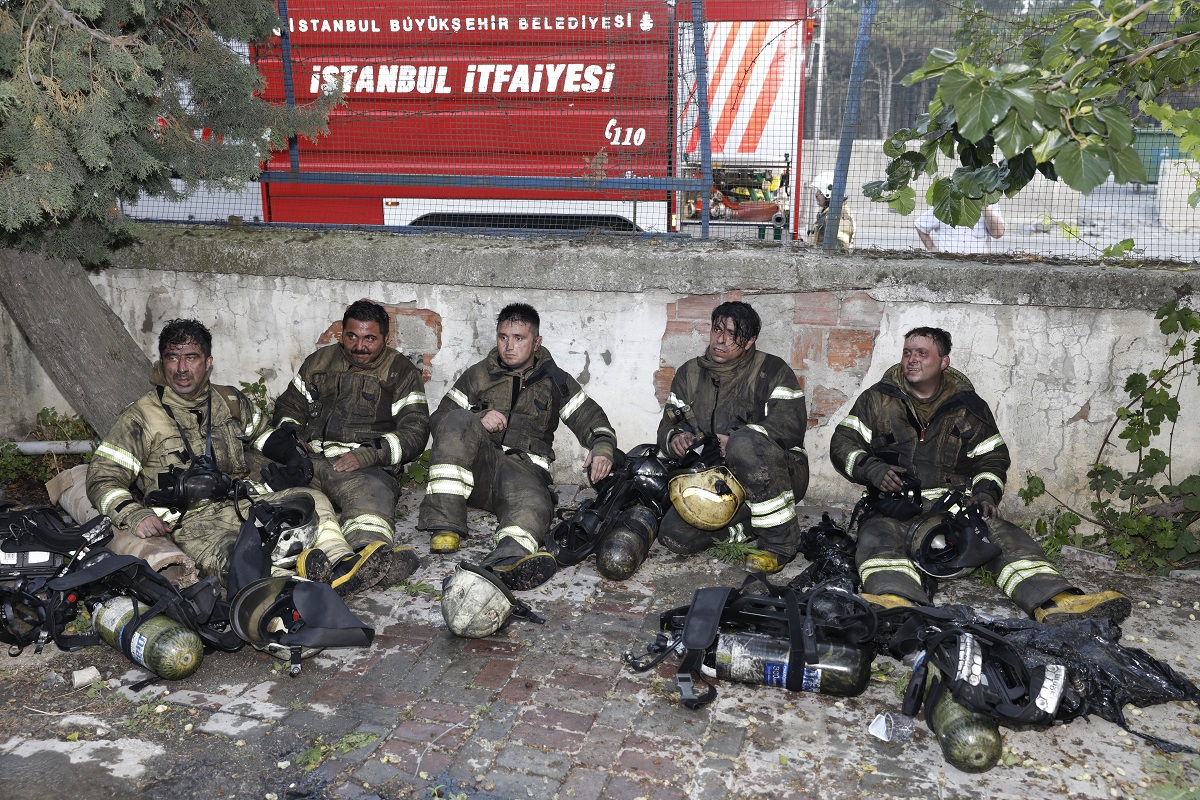 Factory fire in Başakşehir - News - Istanbul Fire Department