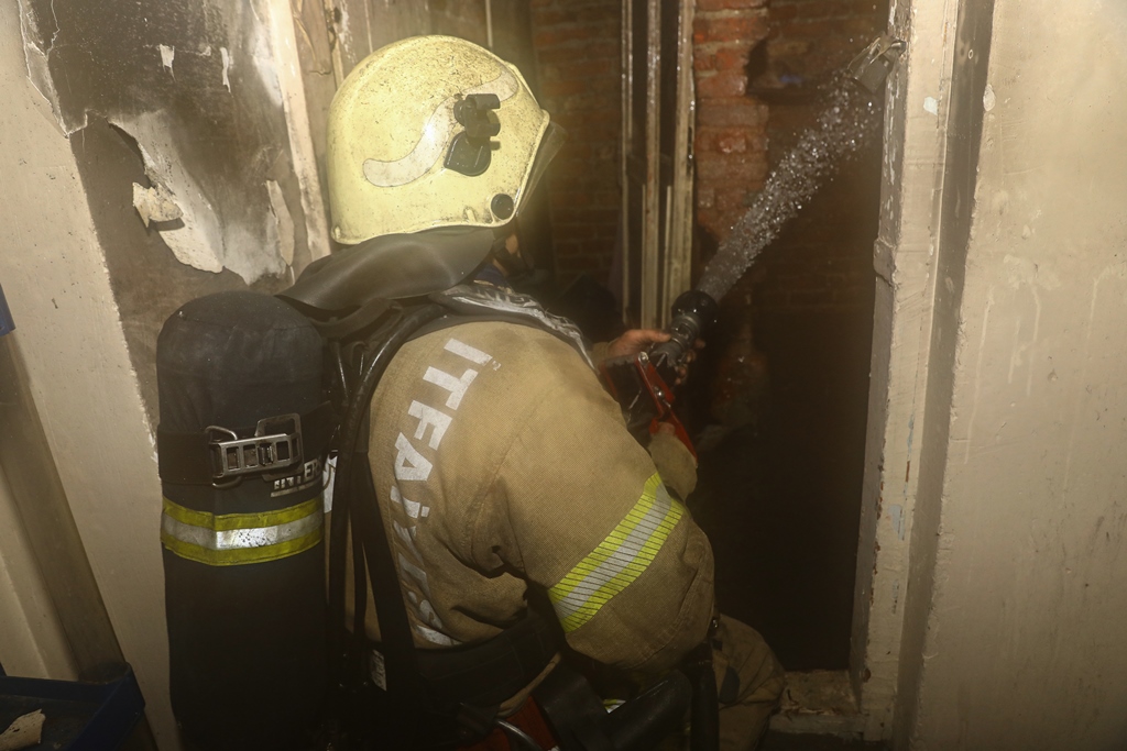 Fatihte bodrum kat yangını - Haberler - İstanbul İtfaiyesi