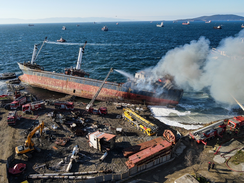 Kartalda gemi yangını - Haberler - İstanbul İtfaiyesi