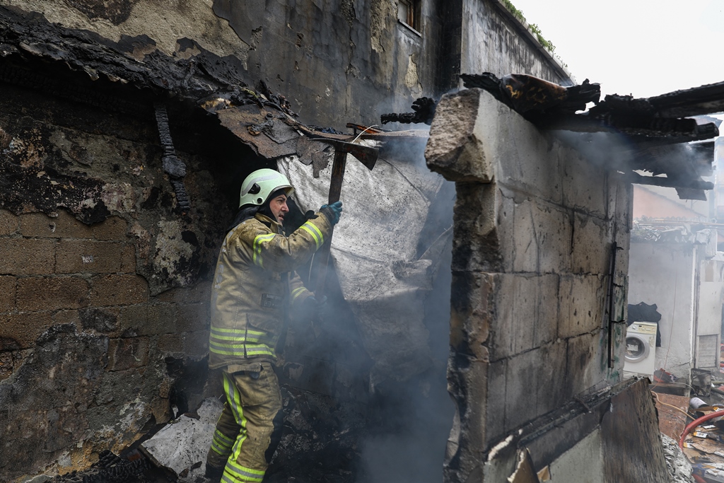 Kadıköyde gecekondu yangını - Haberler - İstanbul İtfaiyesi