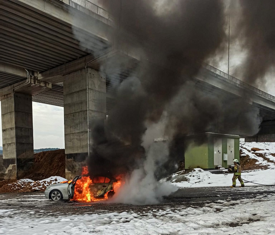 Sancaktepede araç yangını - Haberler - İstanbul İtfaiyesi