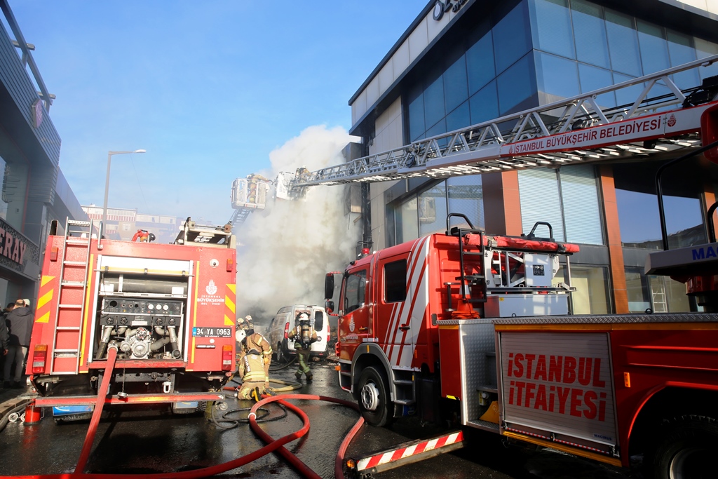 Sultangazide işyeri yangını - Haberler - İstanbul İtfaiyesi