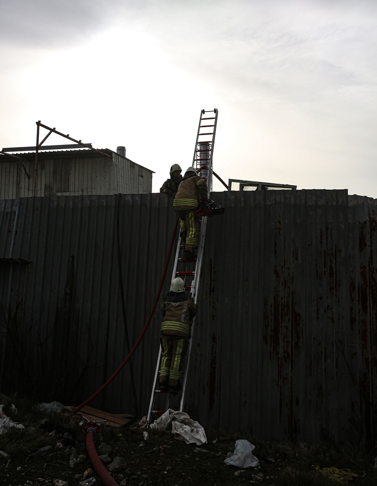 Başakşehirde iş yeri yangını - Haberler - İstanbul İtfaiyesi