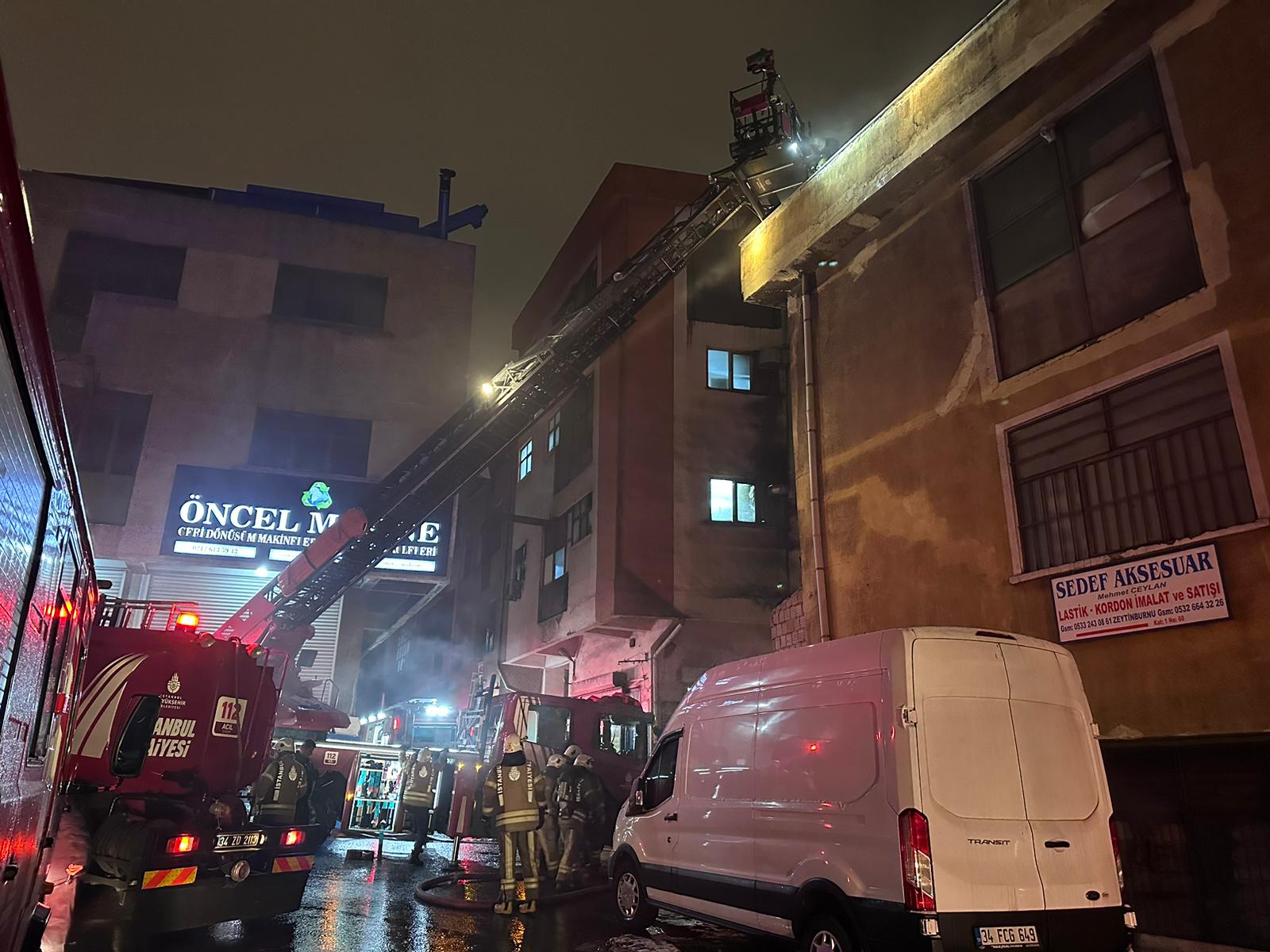Bayrampaşada işyeri yangını - Haberler - İstanbul İtfaiyesi