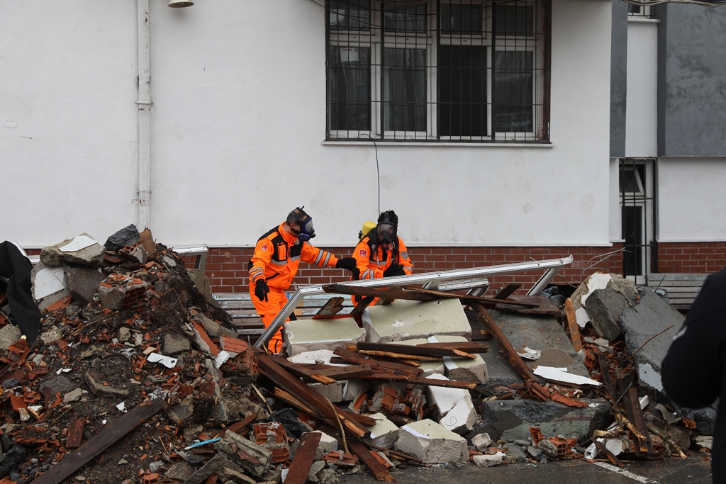 Bayrampaşada deprem tatbikatı - Haberler - İstanbul İtfaiyesi