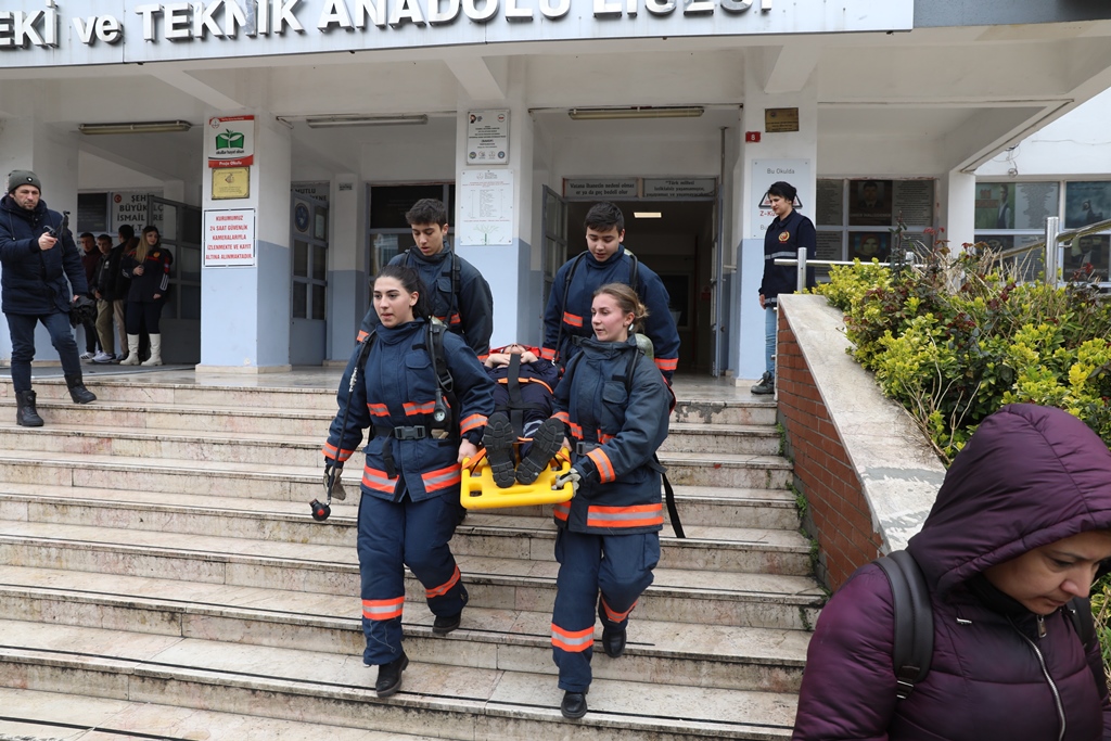 Bayrampaşada deprem tatbikatı - Haberler - İstanbul İtfaiyesi