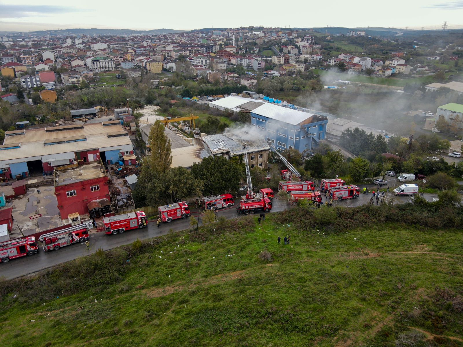 Arnavutköyde işyeri yangını - Haberler - İstanbul İtfaiyesi