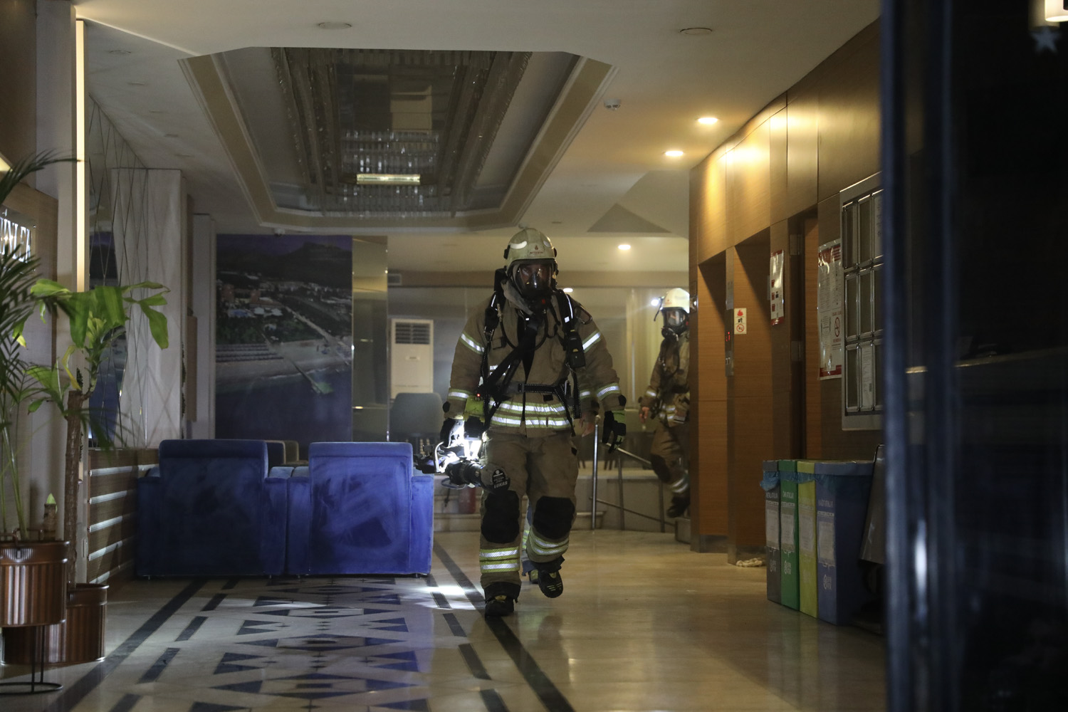 Fatihte otel yangını - Haberler - İstanbul İtfaiyesi
