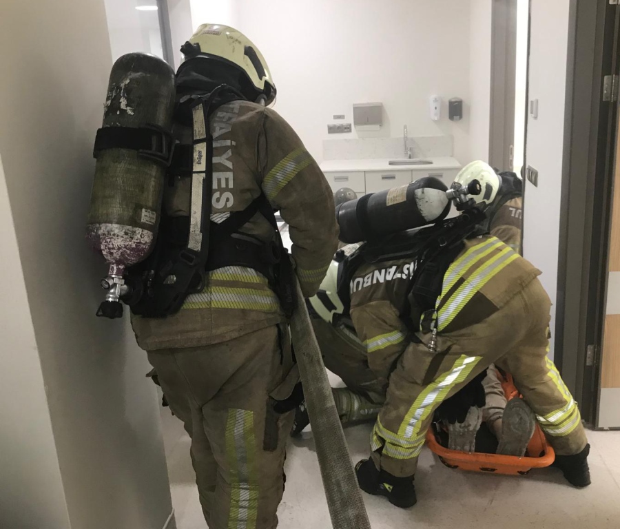 Başakşehir Çam ve Sakura Şehir Hastanesinde yangın tatbikatı gerçekleştirdik - Haberler - İstanbul İtfaiyesi Başakşehir Çam ve Sakura Şehir Hastanesinde yangın tatbikatı gerçekleştirdik - Haberler - İstanbul İtfaiyesi