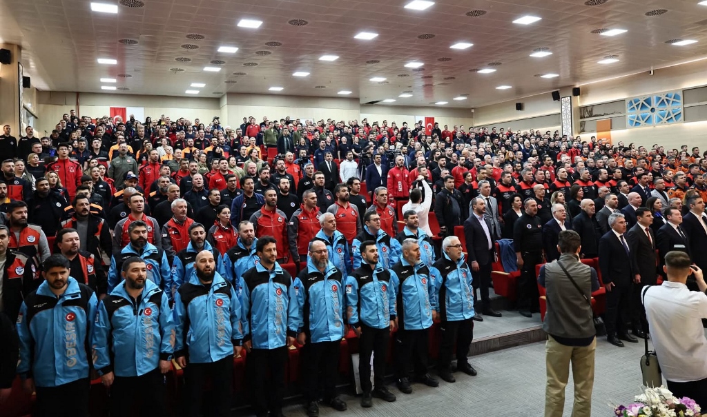 Ağır Arama Kurtarma Ekiplerimize AFAD Akreditasyon Armaları Teslim Edildi - Haberler - İstanbul İtfaiyesi